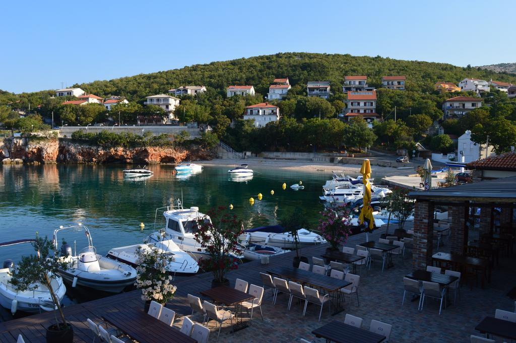 Apartments Malnar Novi Vinodolski Exteriör bild