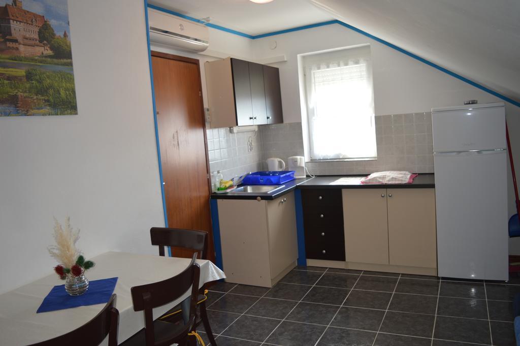 Apartments Malnar Novi Vinodolski Rum bild